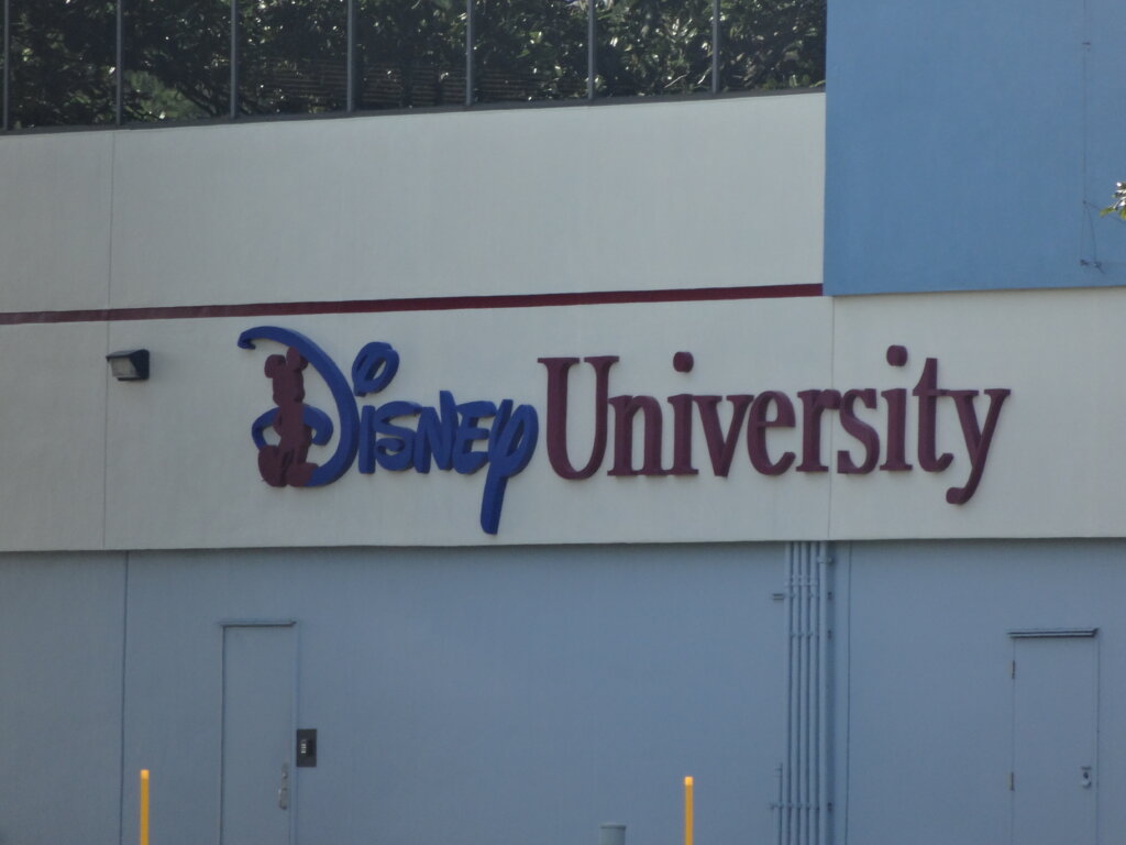 アメリカディズニー留学 Disney College Program ディズニーに着いてからすること Haru Haru